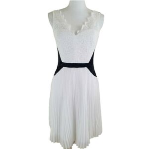MaxandCleo~Women's Size 4~White "Tricia" Pleated Sleeveless Summer Dress NWT$178